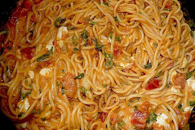 Spaghetti mit Mozzarella Sauce