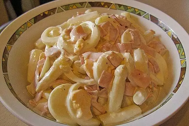 Spargelsalat mit Schinken und Ei