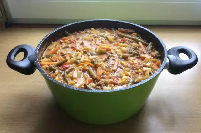 SCHLEMMERTOPF MIT HACKFLEISCH