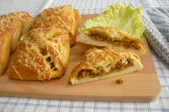 Pikante Hackfleischtaschen mit Käse